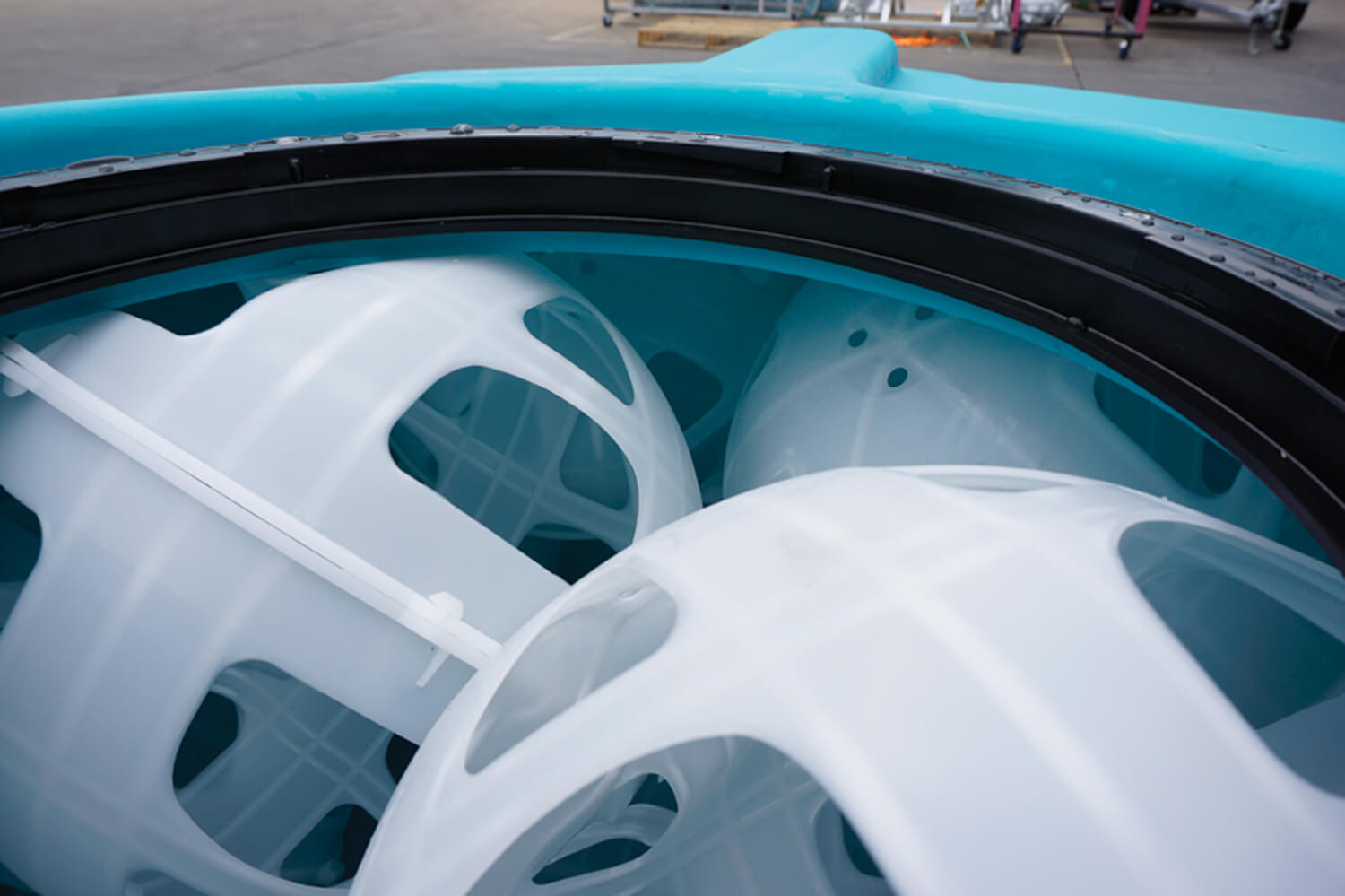Ball baffles inside portable water tank