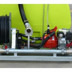 Water cartage tank with pump