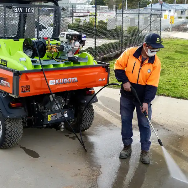 PressureBoss Cleaning with Pressure Washer Tank