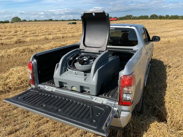 BE Ute Diesel Tank on back of Ute with lid open